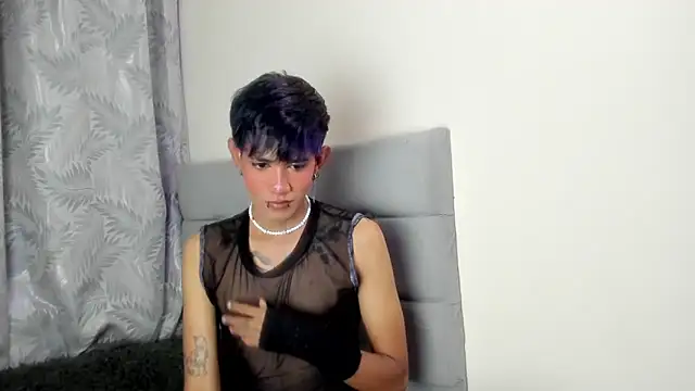 andrew uwu  online show from November 28, 10:45 pm