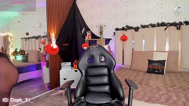 Daphnne tay online show from October 28, 3:32 am