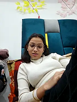 Snapshot of Aleena_Rai chatting on February 22, 6:19 pm Aleena Rai online show from February 22, 6:19 pm