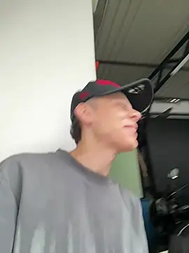 Snapshot of Daddyrich_632 chatting on July 12, 11:34 am Daddyrich 632 online show from July 12, 11:34 am
