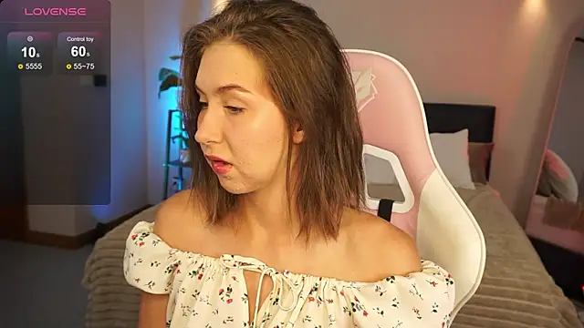 LinaSiren online show from December 19, 3:18 am