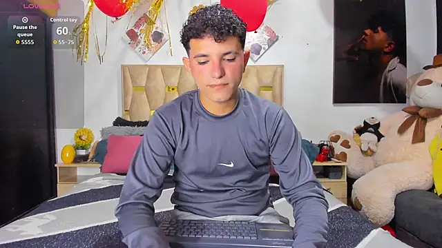 patrick sanzz online show from February 13, 9:33 pm