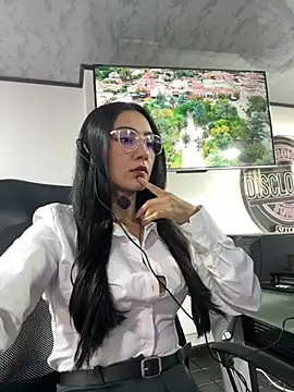 Amy Kiitty  online show from April 9, 1:05 pm