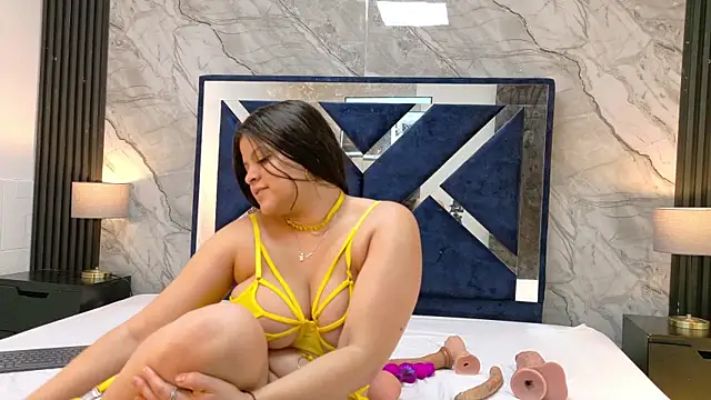 Snapshot of KarinaSimonz chatting on June 24, 7:57 pm KarinaSimonz online show from June 24, 7:57 pm
