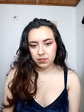 Emi chik online show from December 20, 2:08 am