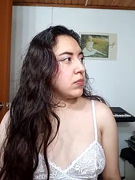 Emi chik online show from September 13, 11:10 am