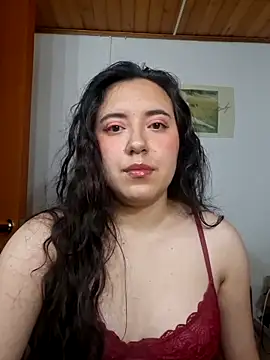 Snapshot of Emi_chik chatting on April 4, 10:24 am Emi chik online show from April 4, 10:24 am