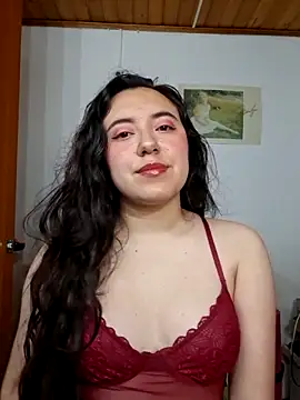 Snapshot of Emi_chik chatting on April 25, 9:23 am Emi chik online show from April 25, 9:23 am