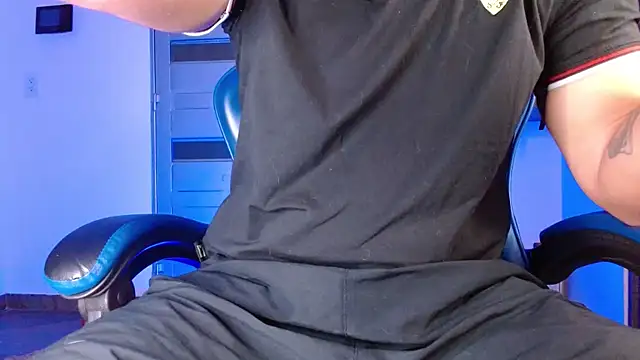 Snapshot of SexyBoy-Bigclit chatting on May 10, 11:48 am SexyBoy-Bigclit online show from May 10, 11:48 am