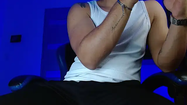 Snapshot of SexyBoy-Bigclit chatting on May 28, 2:31 am SexyBoy-Bigclit online show from May 28, 2:31 am