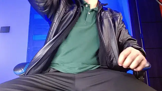 Snapshot of SexyBoy-Bigclit chatting on June 3, 3:53 am SexyBoy-Bigclit online show from June 3, 3:53 am