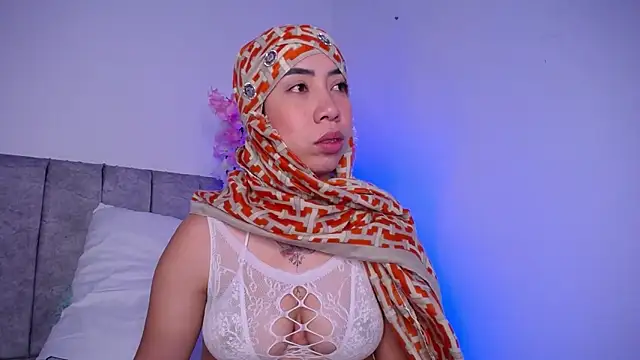 Sweet hot mia online show from June 6, 1:38 pm
