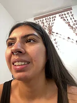 Snapshot of Argentiiniita chatting on February 23, 10:31 pm Argentiiniita online show from February 23, 10:31 pm