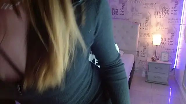 Ivyy Crystal online show from February 5, 8:04 pm