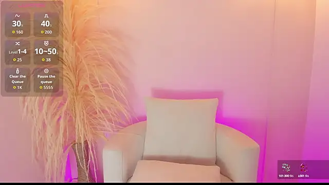 Snapshot of thaliafox_ chatting on September 23, 12:24 am thaliafox  online show from September 23, 12:24 am