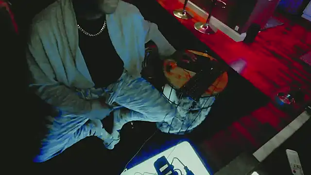 Pressure69mee online show from February 1, 3:30 am