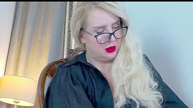 Snapshot of MariaRichi_ chatting on February 14, 2:54 pm MariaRichi  online show from February 14, 2:54 pm