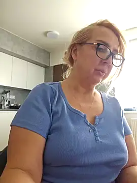 Snapshot of MariaRichi_ chatting on March 12, 10:26 am MariaRichi  online show from March 12, 10:26 am