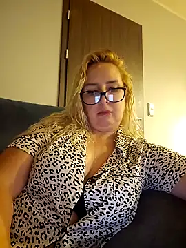 Snapshot of MariaRichi_ chatting on March 16, 7:49 pm MariaRichi  online show from March 16, 7:49 pm