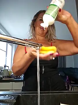 Snapshot of MariaRichi_ chatting on October 12, 7:40 am MariaRichi  online show from October 12, 7:40 am