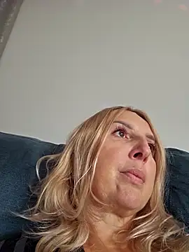 Snapshot of MariaRichi_ chatting on November 1, 7:32 am MariaRichi  online show from November 1, 7:32 am