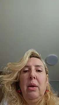 Snapshot of MariaRichi_ chatting on May 7, 8:31 am MariaRichi online show from May 7, 8:31 am