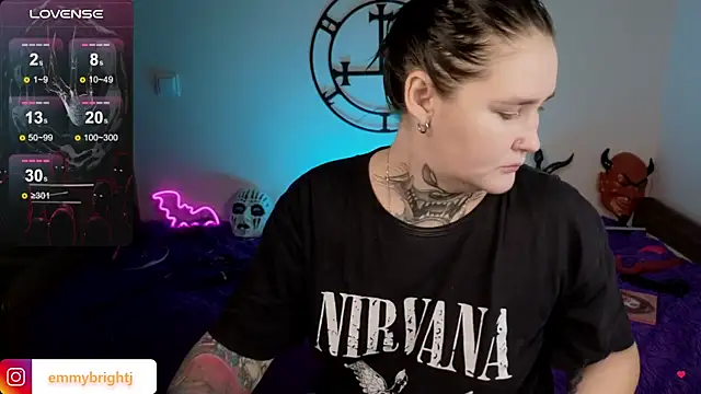 Snapshot of Emmybrightj_ chatting on December 4, 2:10 am Emmybrightj online show from December 4, 2:10 am