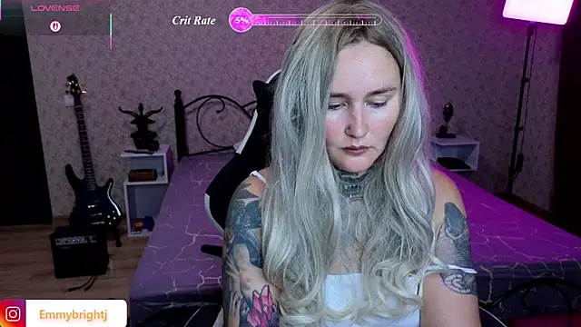 Snapshot of Emmybrightj_ chatting on August 6, 3:52 am Emmybrightj online show from August 6, 3:52 am