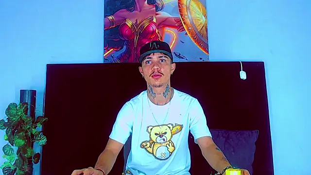 HannibalLester online show from November 19, 4:34 am