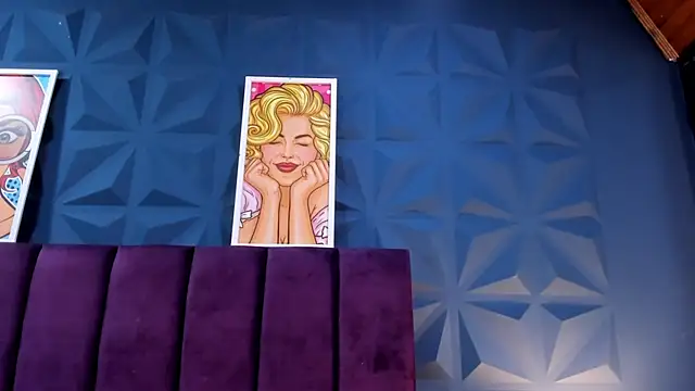 NicoleJonss online show from April 25, 4:04 am