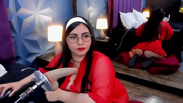 Snapshot of NicoleJonss chatting on May 7, 3:01 am NicoleJonss online show from May 7, 3:01 am
