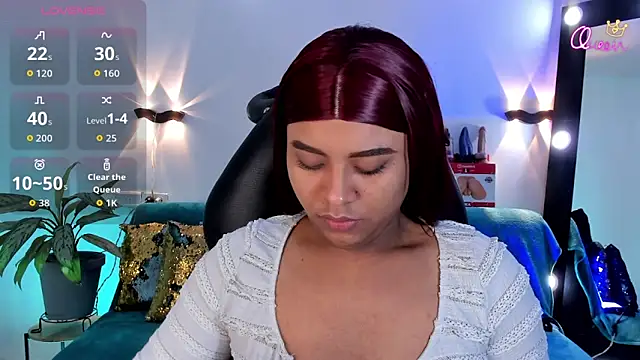 Snapshot of Emili_Roux chatting on May 15, 10:33 am Emili Roux online show from May 15, 10:33 am