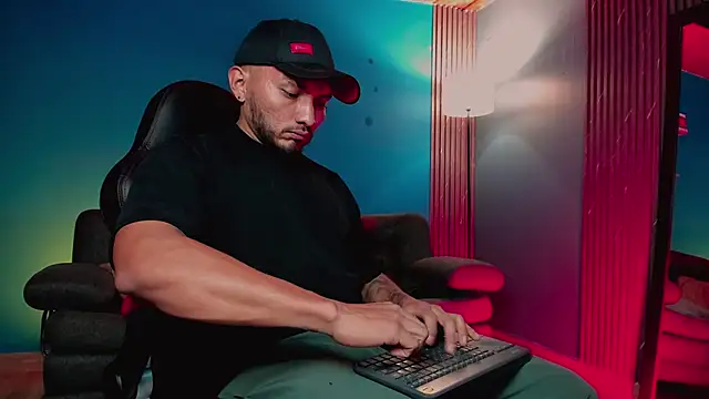 maximusclark1 online show from January 13, 2:28 am