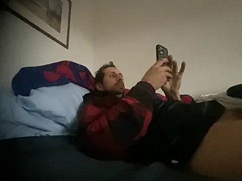 Snapshot of mackshaft4711 chatting on December 20, 3:00 pm mackshaft4711 online show from December 20, 3:00 pm