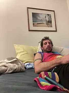 Snapshot of mackshaft4711 chatting on January 11, 4:27 am mackshaft4711 online show from January 11, 4:27 am