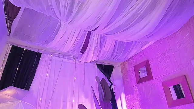 sadashi moon  online show from February 9, 7:38 am