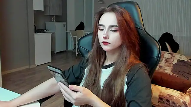 Snapshot of SilverDream chatting on February 18, 9:31 pm SilverDream online show from February 18, 9:31 pm