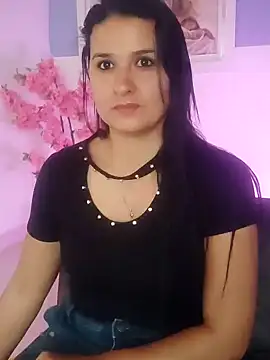 Snapshot of elena_jonees chatting on December 29, 2:21 pm elena jonees online show from December 29, 2:21 pm