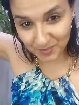 Snapshot of elena_jonees chatting on January 9, 9:47 pm elena jonees online show from January 9, 9:47 pm