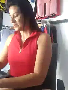 Snapshot of elena_jonees chatting on January 15, 6:29 pm elena jonees online show from January 15, 6:29 pm