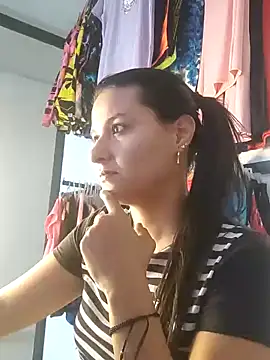 Snapshot of elena_jonees chatting on January 16, 6:27 pm elena jonees online show from January 16, 6:27 pm