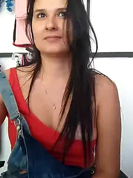Snapshot of elena_jonees chatting on January 24, 6:35 pm elena jonees online show from January 24, 6:35 pm