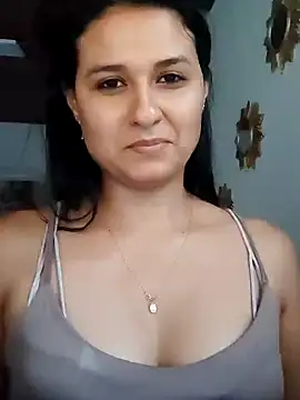 Snapshot of elena_jonees chatting on February 7, 9:58 pm elena jonees online show from February 7, 9:58 pm
