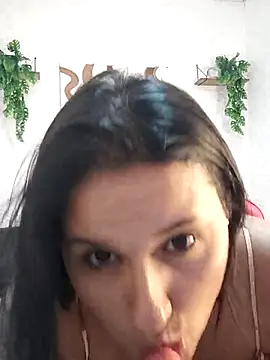 Snapshot of elena_jonees chatting on September 12, 7:36 pm elena jonees online show from September 12, 7:36 pm