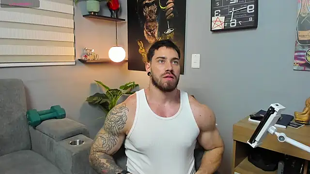 Snapshot of Giorgio-Leone chatting on May 19, 1:56 am Giorgio-Leone online show from May 19, 1:56 am