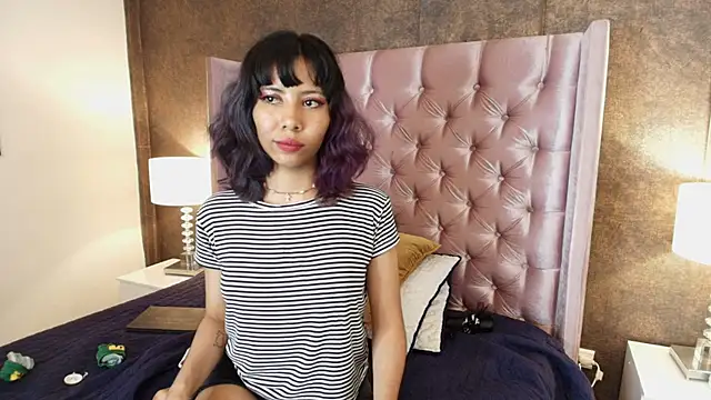 Akane Uwu online show from February 19, 4:00 pm