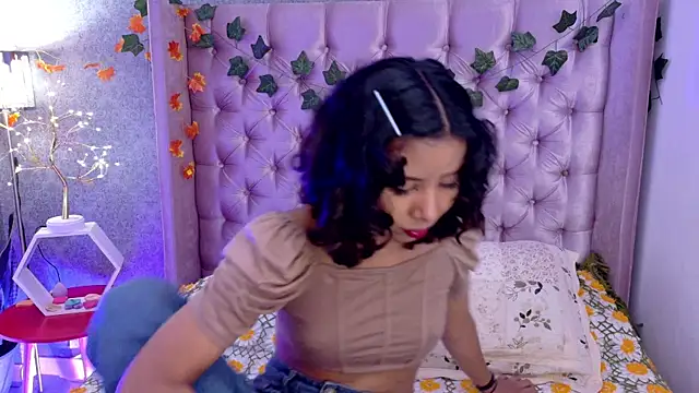 Akane Uwu online show from November 6, 3:35 pm