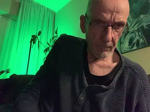 Bula94193 online show from March 13, 9:54 pm