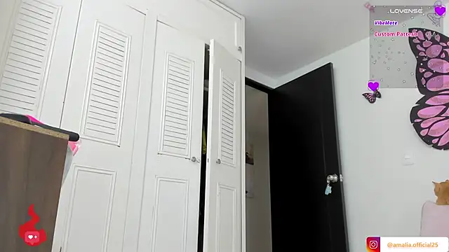 Snapshot of sweet_amalia4 chatting on February 10, 6:12 pm sweet amalia4 online show from February 10, 6:12 pm