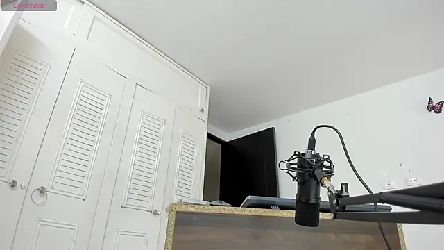 Snapshot of sweet_amalia4 chatting on April 9, 10:04 pm sweet amalia4 online show from April 9, 10:04 pm